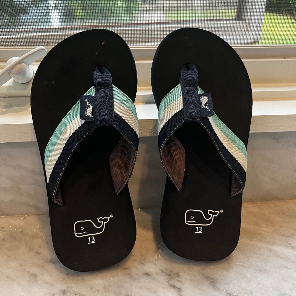 Vineyard Vines size 13c flip flops
